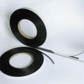 Magnetická páska extrudovaná pro výstavnictví, samolepicí